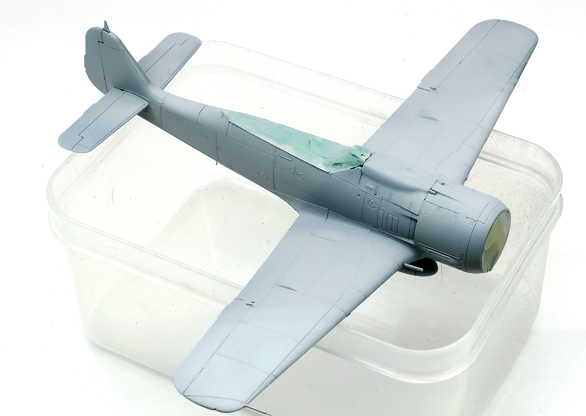 フォッケウルフ・Fw190A-8 その3 機体下面の組み立てとサフ吹き プラモ日記