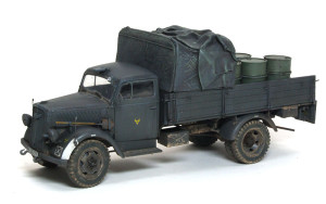 ドイツ・3トン4×2カーゴトラック　1/35　タミヤ
