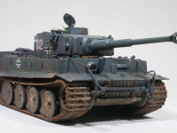 ドイツ重戦車・ティーガー1初期生産型　1/35　ズベズダ