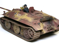 Eシリーズはこれまでのドイツ戦車とは異なり、起動輪が後ろにあります。そのため履帯の弛み具合はソ連戦車に似たものになったのではないでしょうか。