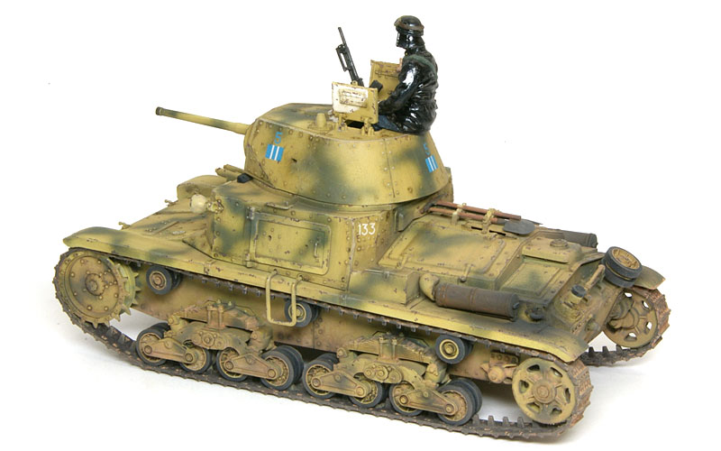 1/35 イタリア中戦車M13/40カーロ・アルマート 人形2体付き塗装済み完成品