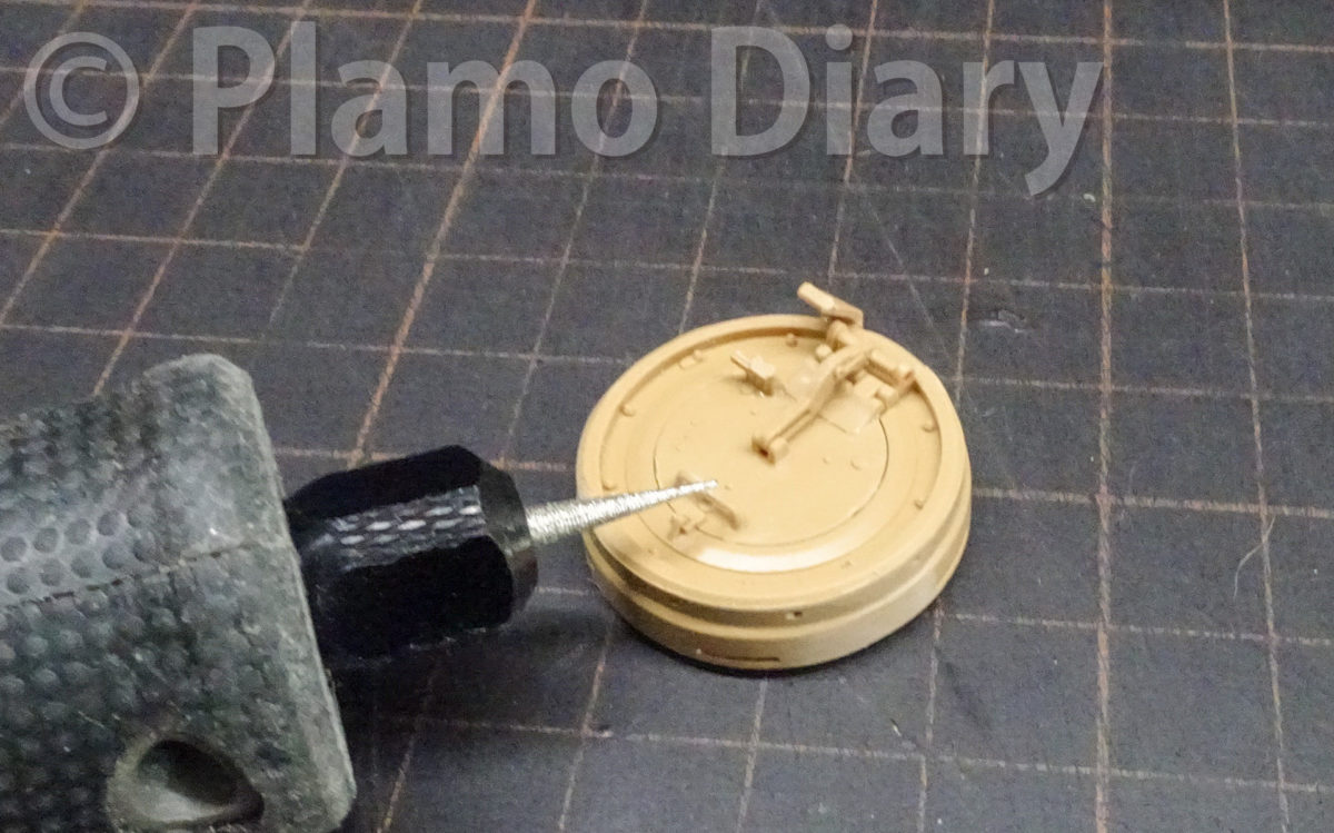 小さなパーツの整形