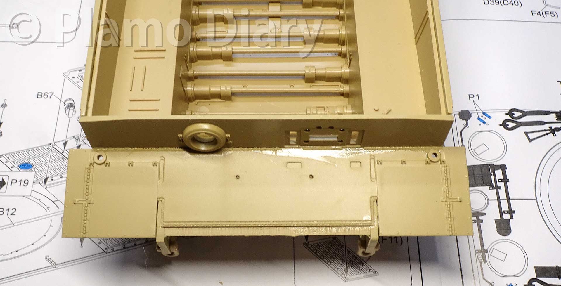 車体前面の組み立て