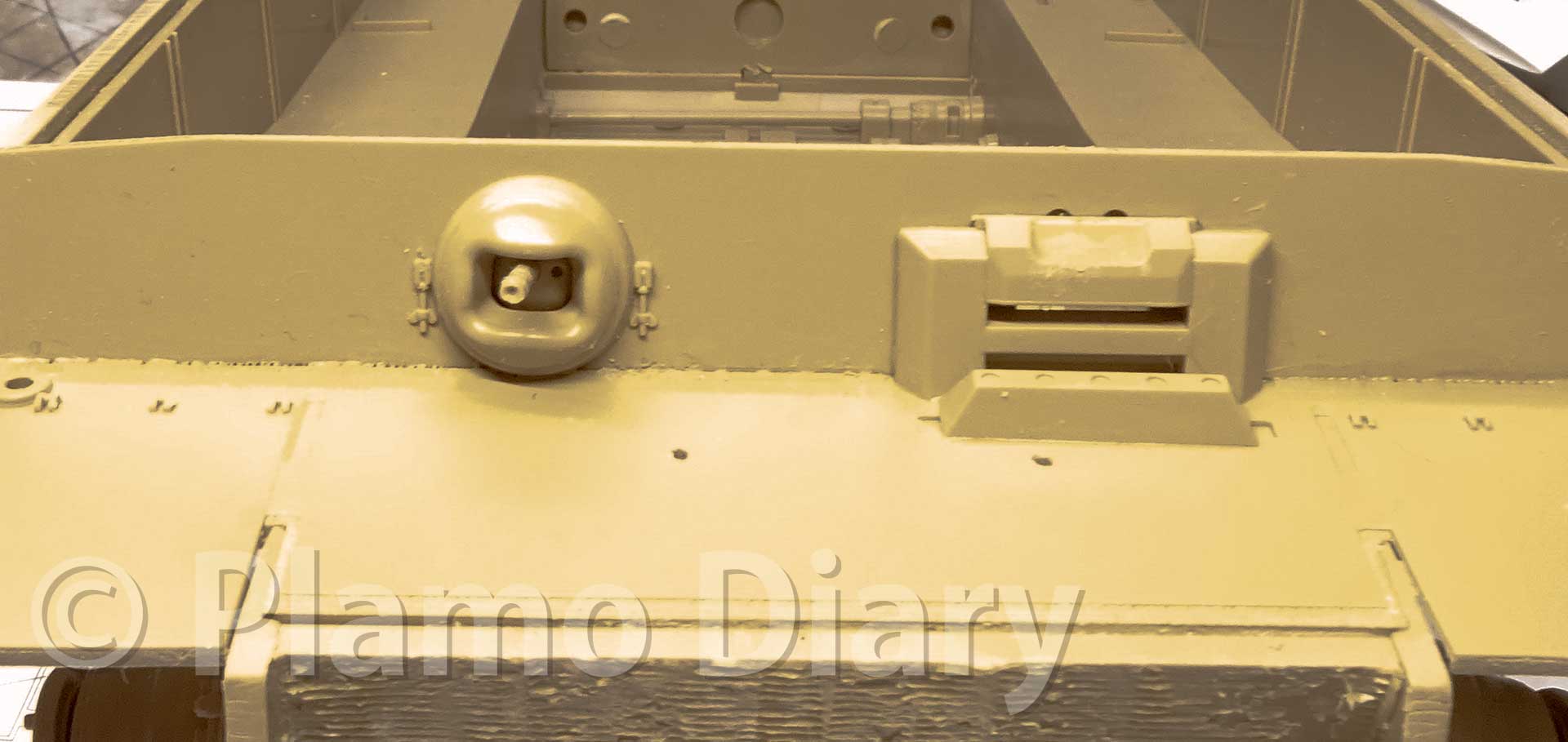 前面装甲板の組み立て