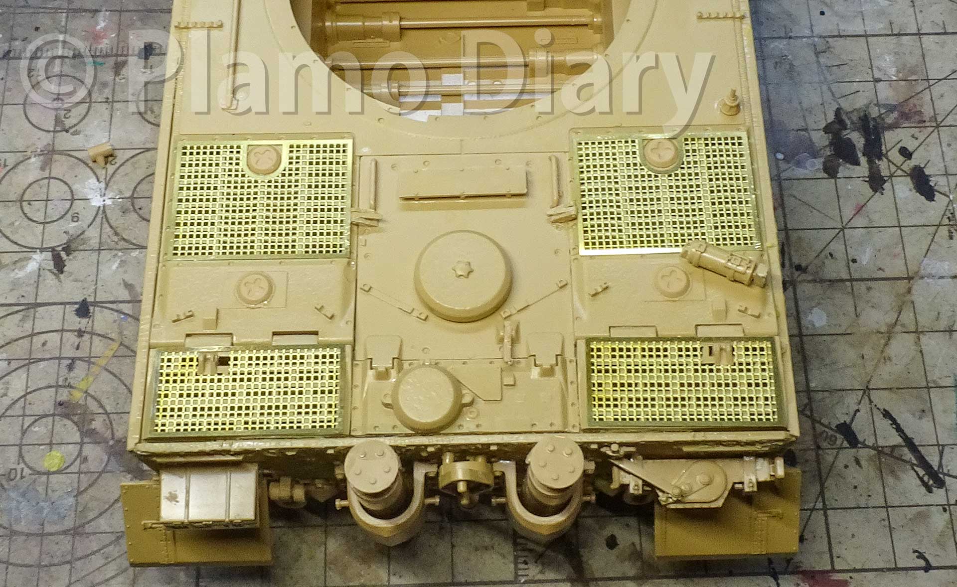 エンジンデッキ