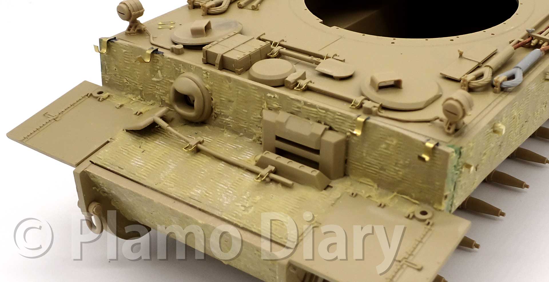 前面装甲板の予備履帯フック