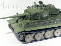 履帯の組み立て