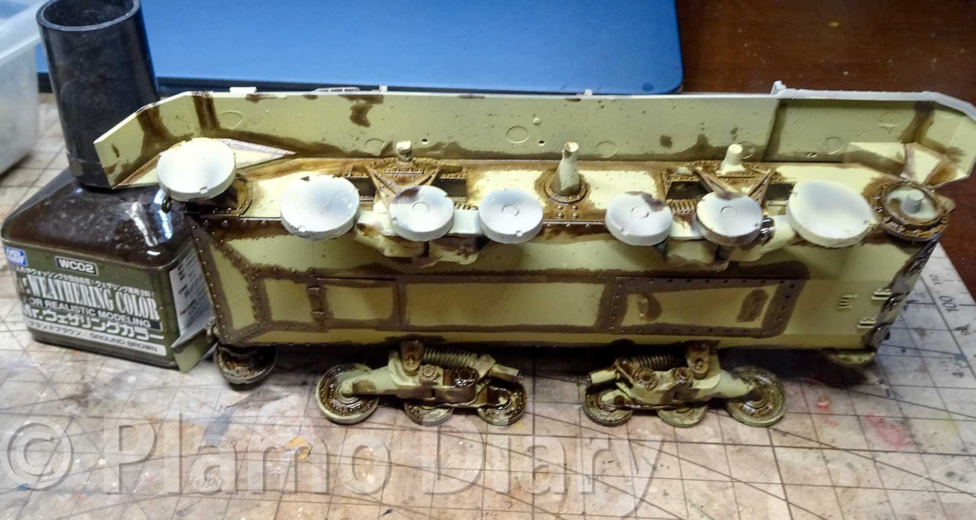 足回りのスミ入れ