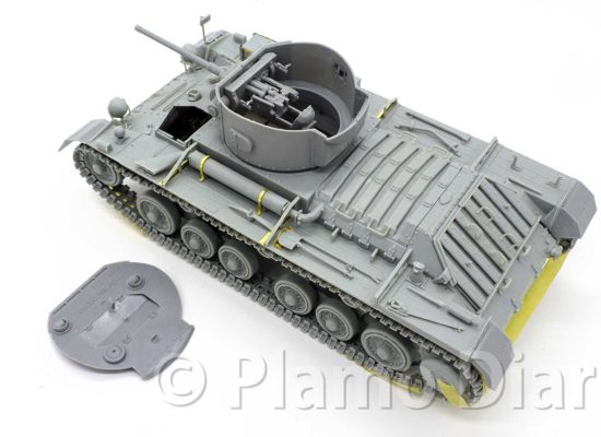 砲塔内部の組み立て